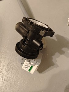 Ersatzteil - Waschmaschine - Bauknecht super eco 7418 - Pumpe