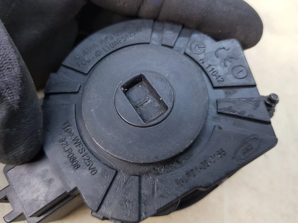 VOLVO C30 MK1 06-13 CERRADURA DE ENCENDIDO LECTOR DE LLAVES Y LLAVE 30737157 Foto 3 de 4