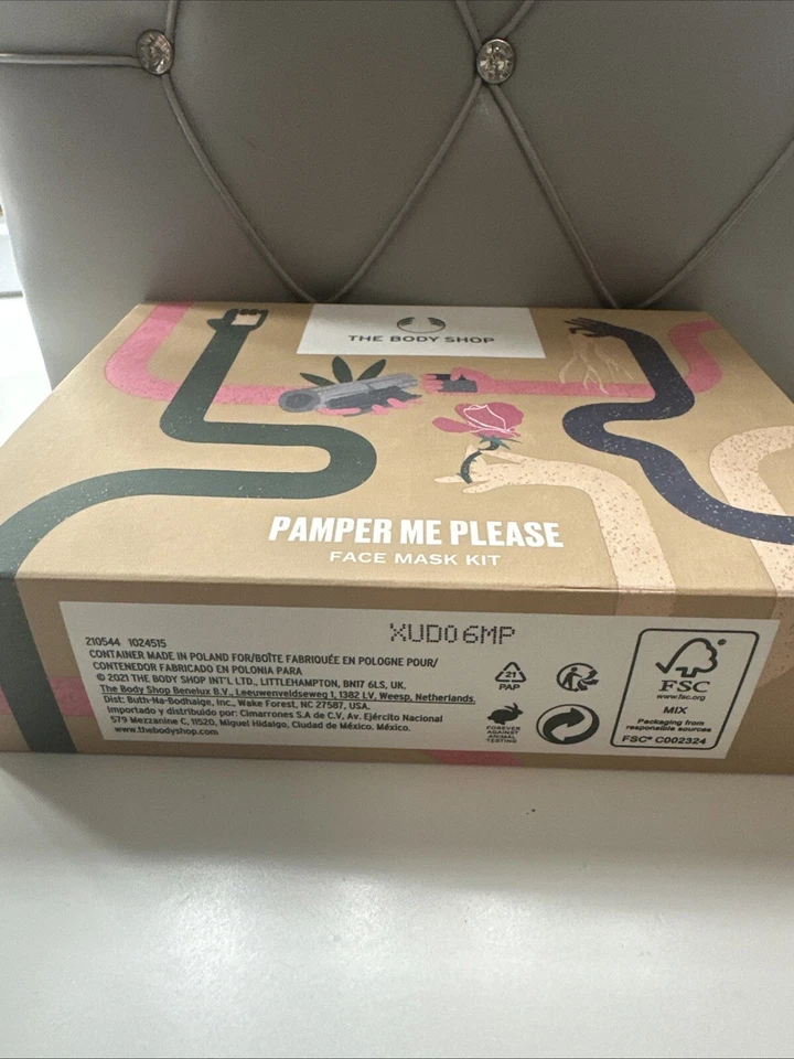 Kit de mascarilla facial The Body Shop Pamper Me Please nuevo en caja Foto 3 de 4