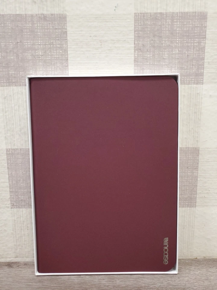 "Funda delgada tipo folio chaqueta libro Incase con soporte para iPad 9,7""/Air 2 - Vino" Foto 3 de 3