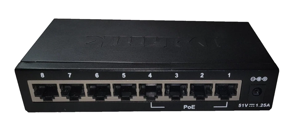 D-Link 8-Port 10/100 Unmanaged Metal Desktop Switch DES-1008PA NO ACAdapter Used - Image 2 of 4