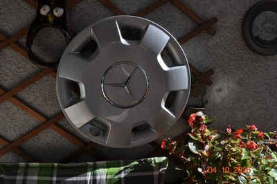 1 X Orig Mercedes Radkappe 15 Zoll. B A Kl W 245 W169  A1694000425 NEU NEW!! - Bild 1 von 4