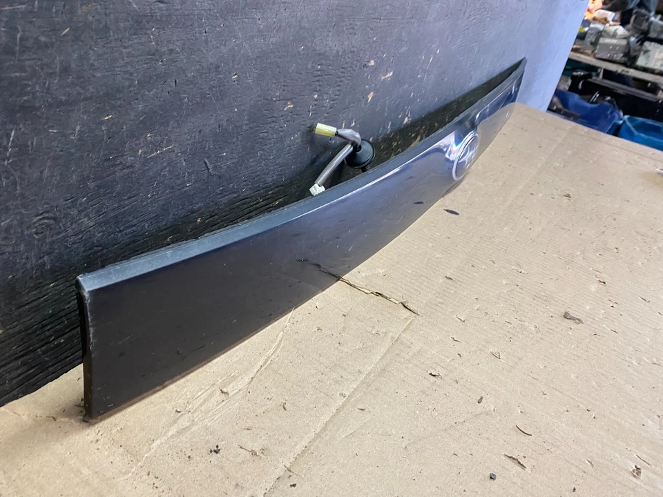 Subaru Forester 2009-2013 puerta levadiza puerta trasera maletero moldura OEM U0172 GD Foto 3 de 4