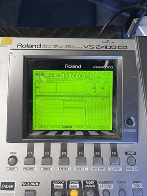 Roland VS-2400CD Digital Recorder 24-Bit 96kHz XLR MIDI Studio