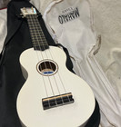 MAHALO UKULELE ~~White in New Condition 54cm
