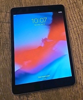 Apple iPad mini 2 A1489 16 GB, Wi-Fi, 7.9 in - Space Gray/Black