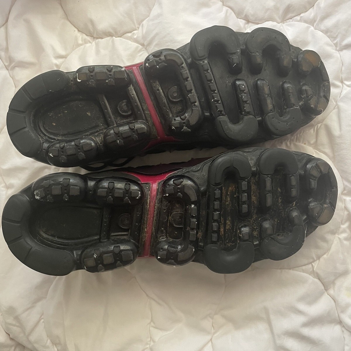 air vapormax plus black noble red