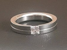 Vintage double band Cubic Zirconia silvertone unisex ring Ring. Engagement. 6.75