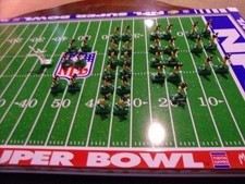 Electric Football Team 34 Pittsburgh Steelers In Dark With 34 Bases & 1 Kicker