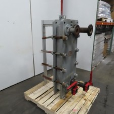 Bell & Gossett Plate Heat Exchanger 150PSI 302-¦ F W/ 2 Valves