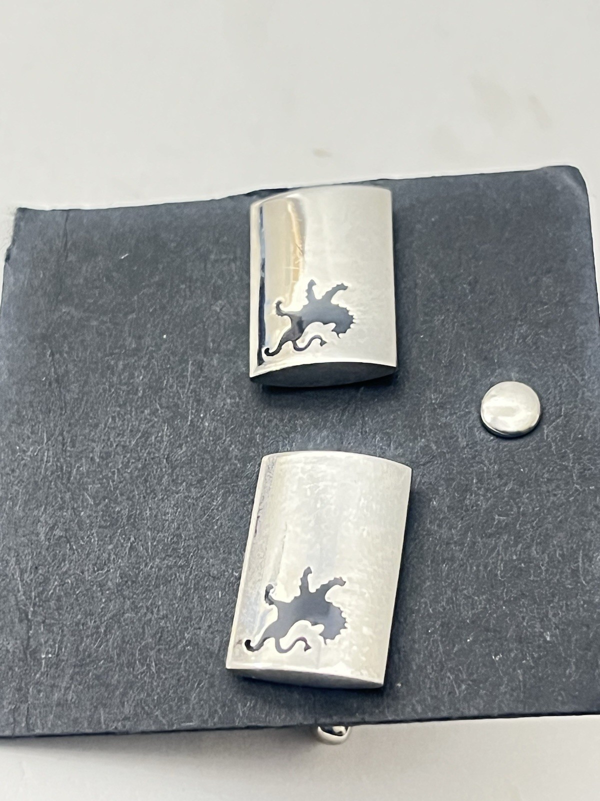 Express  Lion Rectangular  Shape Cufflinks - image 3