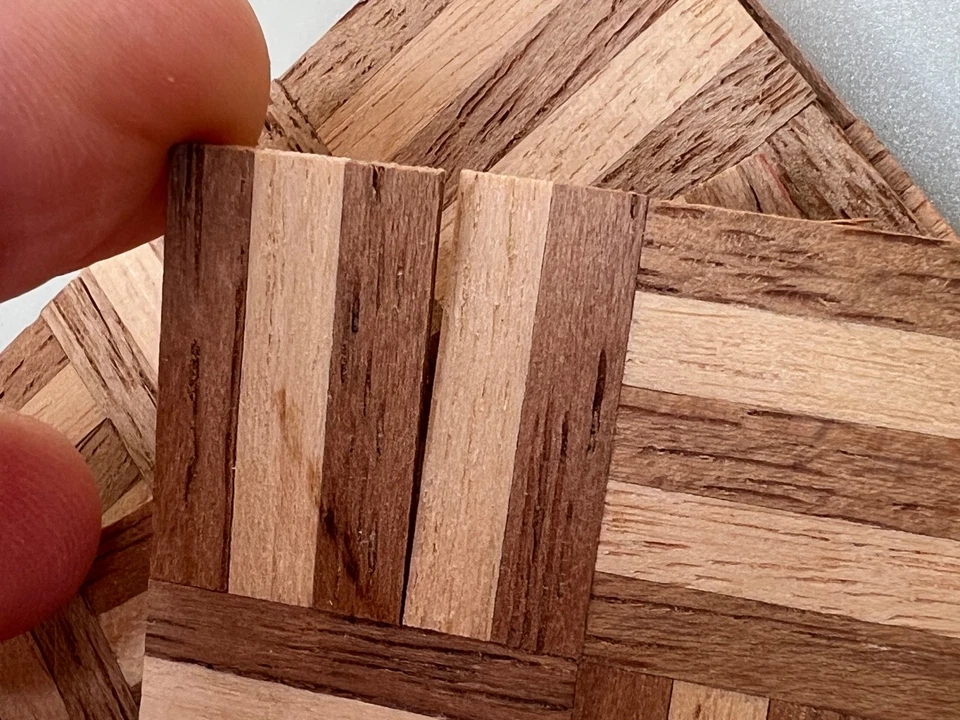 Миниатюрный деревянный паркетный пол кукольного домика Houseworks 144 кв. дюйма Тайвань ЧИТАЙТЕ - Изображение 4 из 4