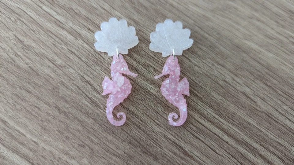 Pendientes de caballito de mar. Hecho a medida - resina/plata de ley. P&P gratis. animal marino Foto 2 de 4