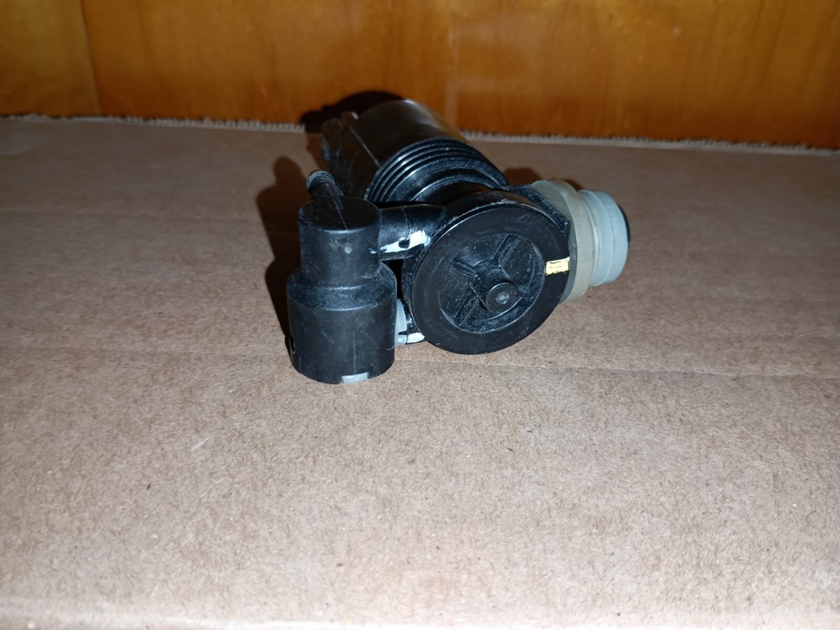 123 13-20 Nissan X-Trail Windscreen Windshield Washer Pump Motor Unit