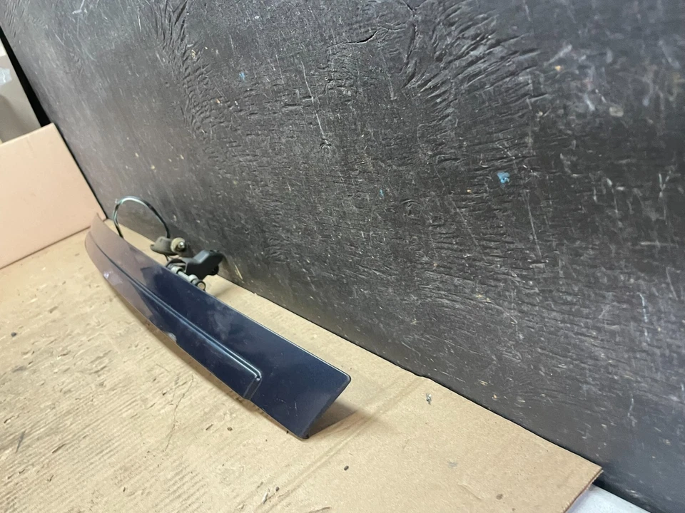 Volkswagen Routan 2009-2014 acabado adornado panel moldeado con cámara OEM M6127 DG Foto 2 de 4