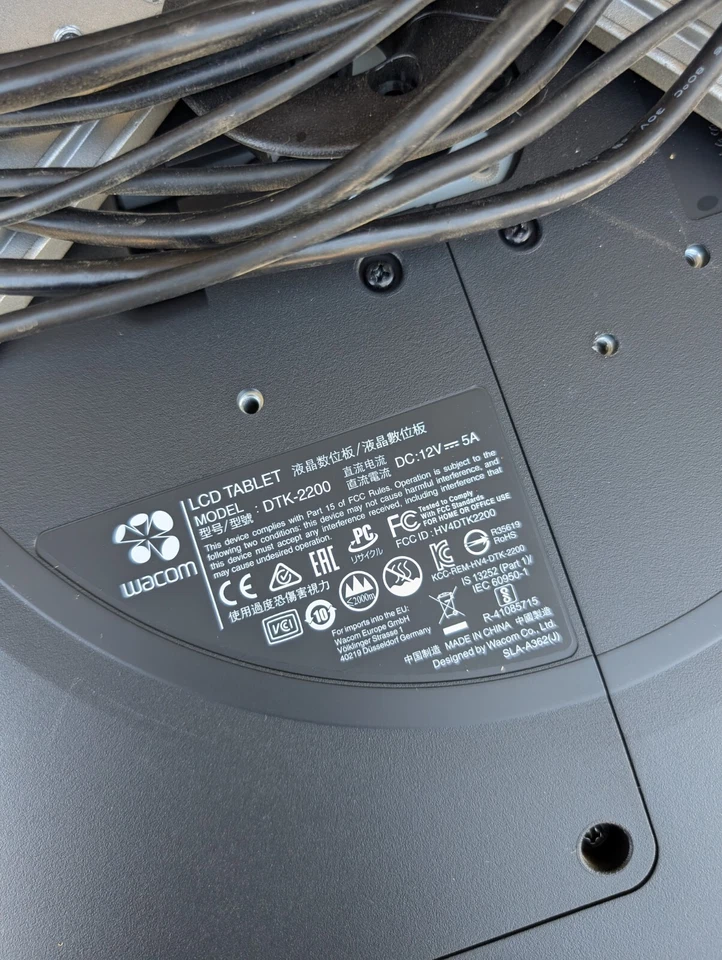 Pantalla de lápiz creativa Wacom Cintiq 22HD 21,5" con soporte y cables DTK-2200/K Foto 3 de 4