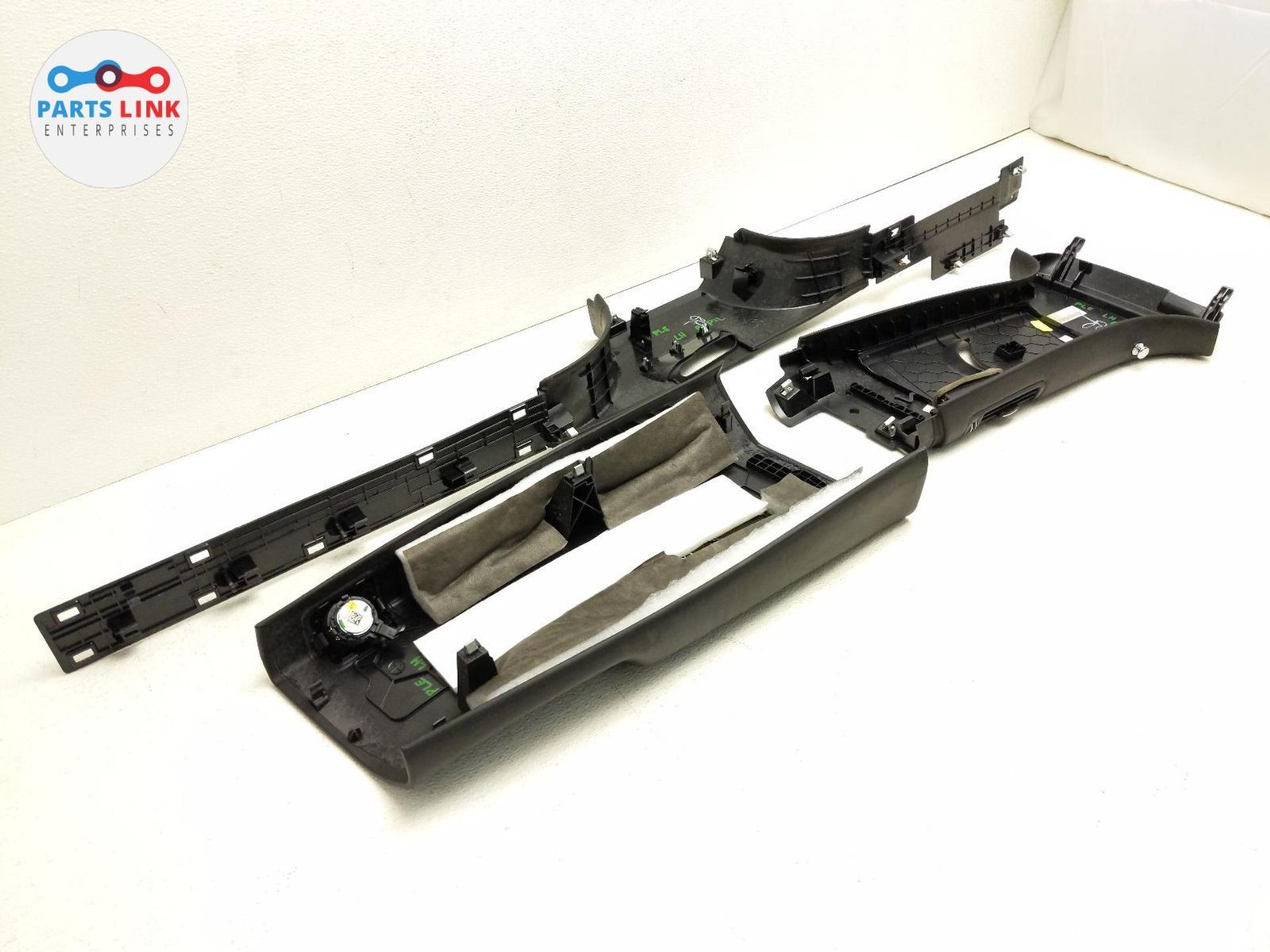 Bentley Bentayga 2016-2020 Left Trim panels Set