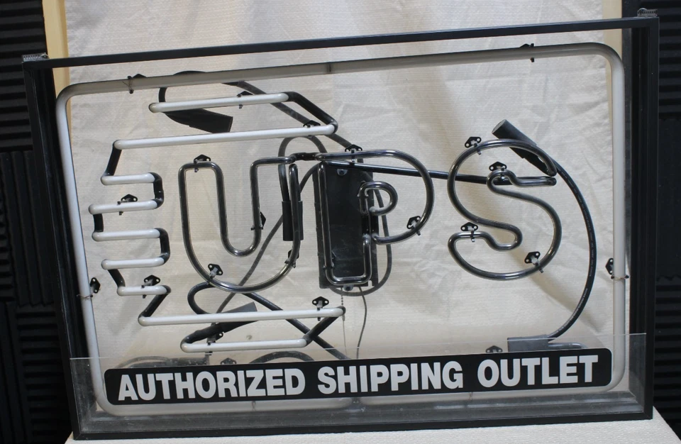 Letrero de neón de salida de envío autorizado UPS - 30"x20"x5" - Interruptor de cadena de tracción Foto 3 de 4