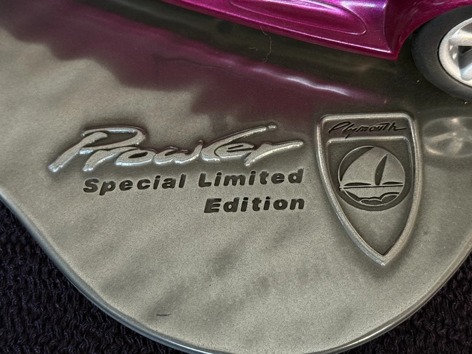 普利茅斯 PROWLER 1996 卵石海滩 Concours Ltd Ed 比例模型 VIP 礼品克莱斯勒 — 第 4/4 张图片