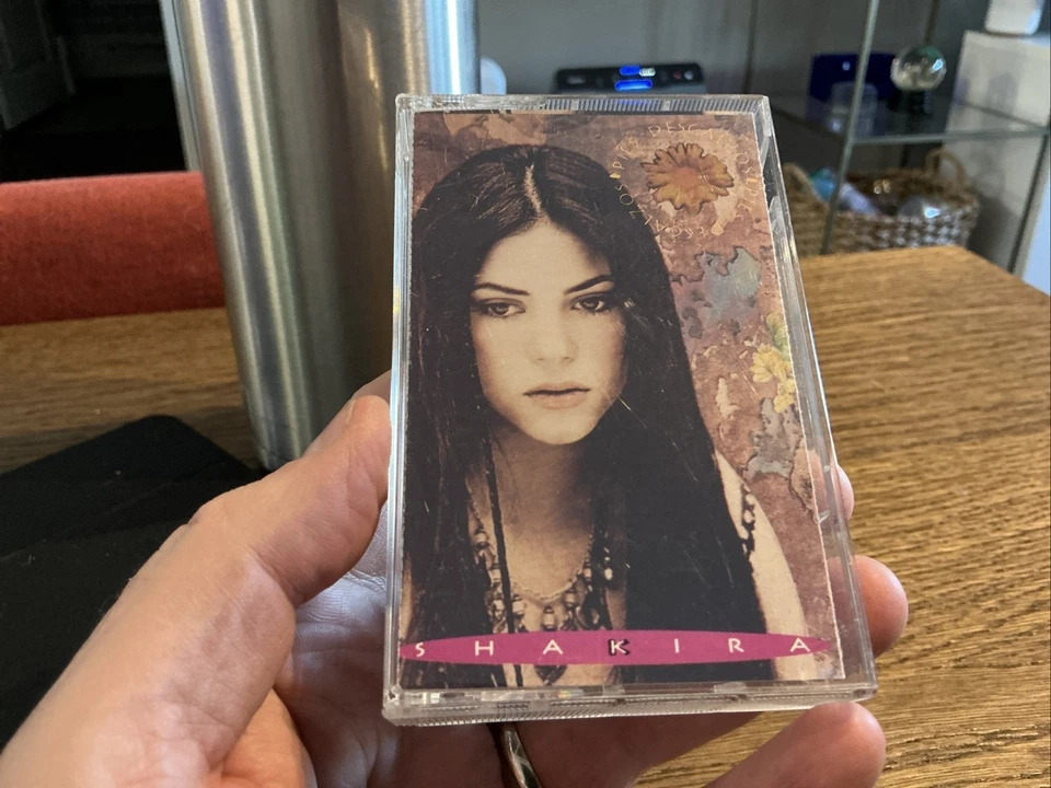 Shakira- Pies Descalzos - Latin, Pop, Rock En Español - Colombia, 1995 Foto 2 de 4