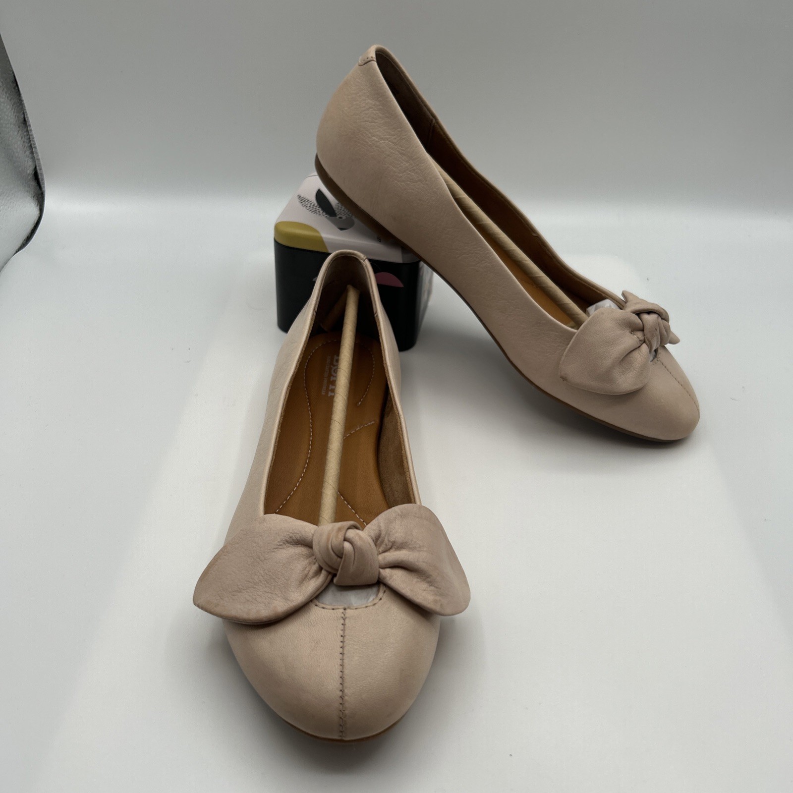Born Women’s Ballet Flats, Anah Pink Leather With Bows, Size 8 M, Handcrafted