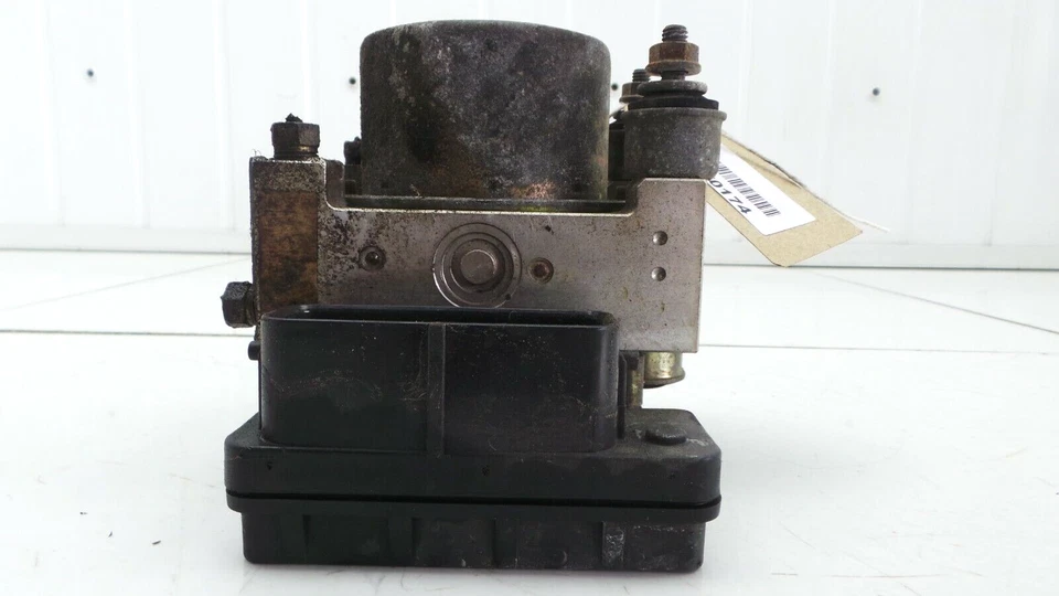 Suzuki Grand Vitara MK2 2006 2,0 gasolina RHW bomba ABS Foto 2 de 4