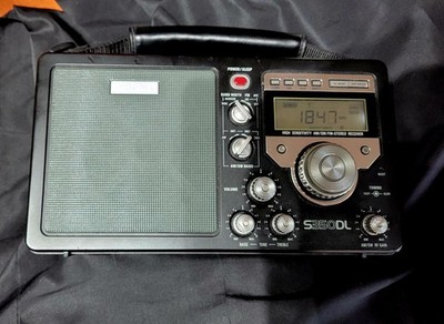 Eton S350DL Deluxe AM/FM/Shortwave DX World Radio Clock nice sound, adapter plug