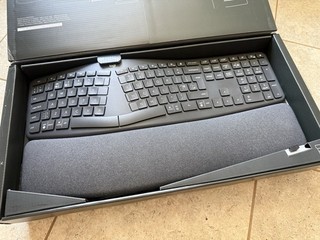 Logitech ERGO K860 Wireless Split Keyboard Logi Options PAN QWERTY New UNUSED