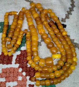 Amber baltic antique natural old egg yolk rare beads 80gramm ,bernstein