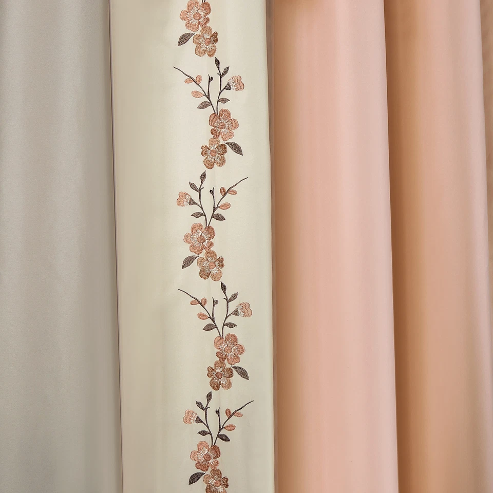 Juego de 4 cortinas de ventana bordadas flor de cerezo Linnea Collection Chezmoi Foto 3 de 4