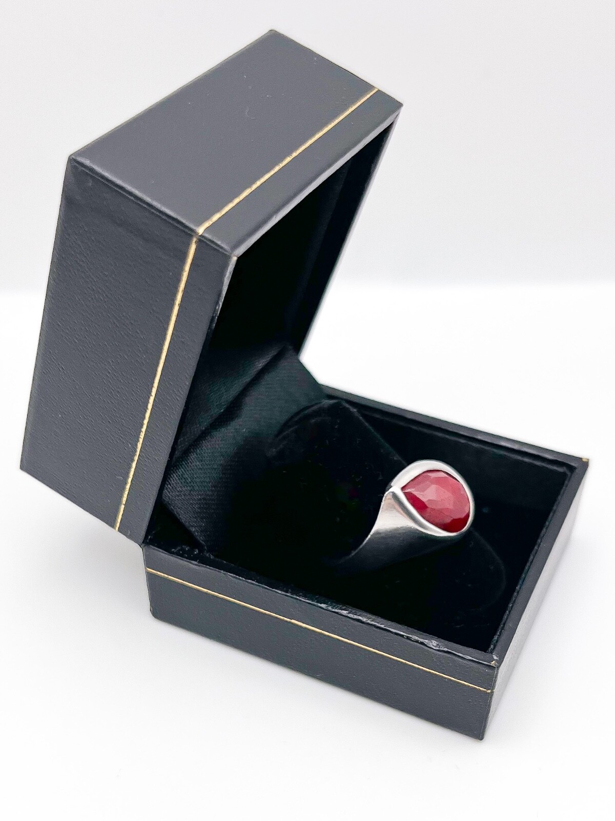 Handmade Embedded with Pear-shaped Ruby, 950 Fine… - image 3