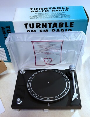New Vintage Y2K AM FM Radio Turntable Record Player Retro Novelty Transistor