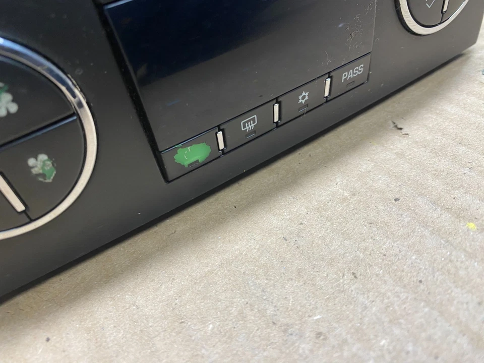 GMC Yukon Tahoe 2007-2011 control automático de temperatura climática U5885 DG Foto 2 de 4