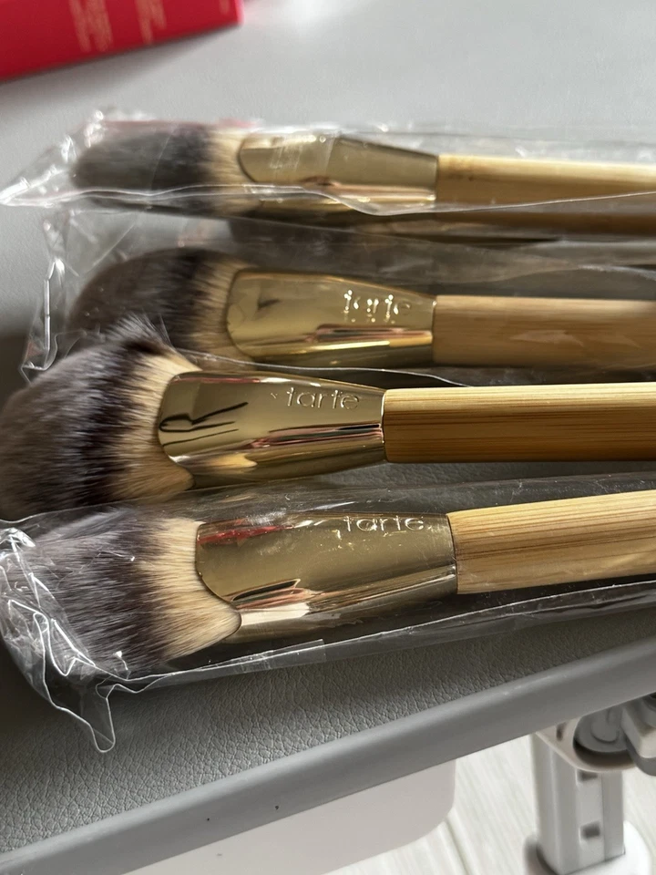Cepillo en polvo con ventilador completo Tarte ¡Nuevo en paquete! Brocha de maquillaje Foto 3 de 3