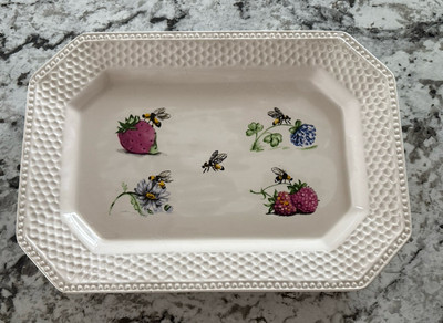 VTG Global Design Kate Williams Ceramic Rectangle Strawberry Bee Serving Platter