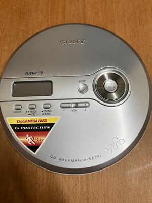 SONY CD-Walkman -Discman D-NE241 Silber - TOP-Zustand mit Netzteil
