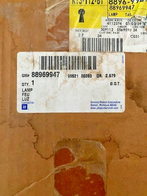 Conjunto de luz trasera Pontiac Vibe 2003-2008 original, pieza nueva OEM, P/N 88969947 Foto 4 de 4