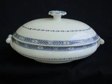 COVERED VEGETABLE BOWL BOSTON PATTERN WEDGWOOD ETRURIA