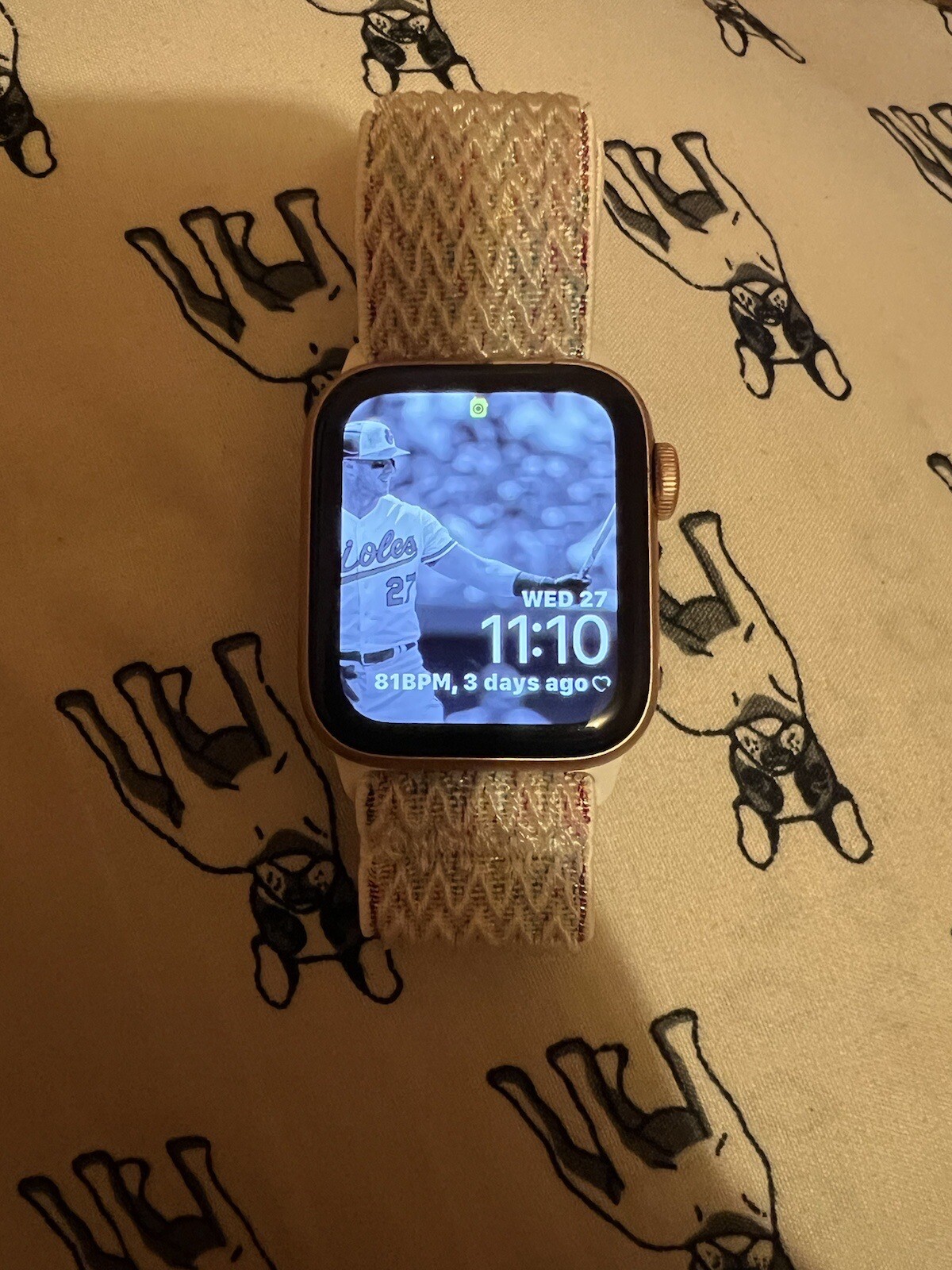 Apple Watch SE Smartwatch with Stylish Design and Essential Features-image