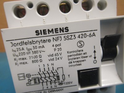 SIEMENS CIRCUIT BREAKER NFJ 5SZ3 420-6A 25A A AMP 220V VOLT 4 POLE