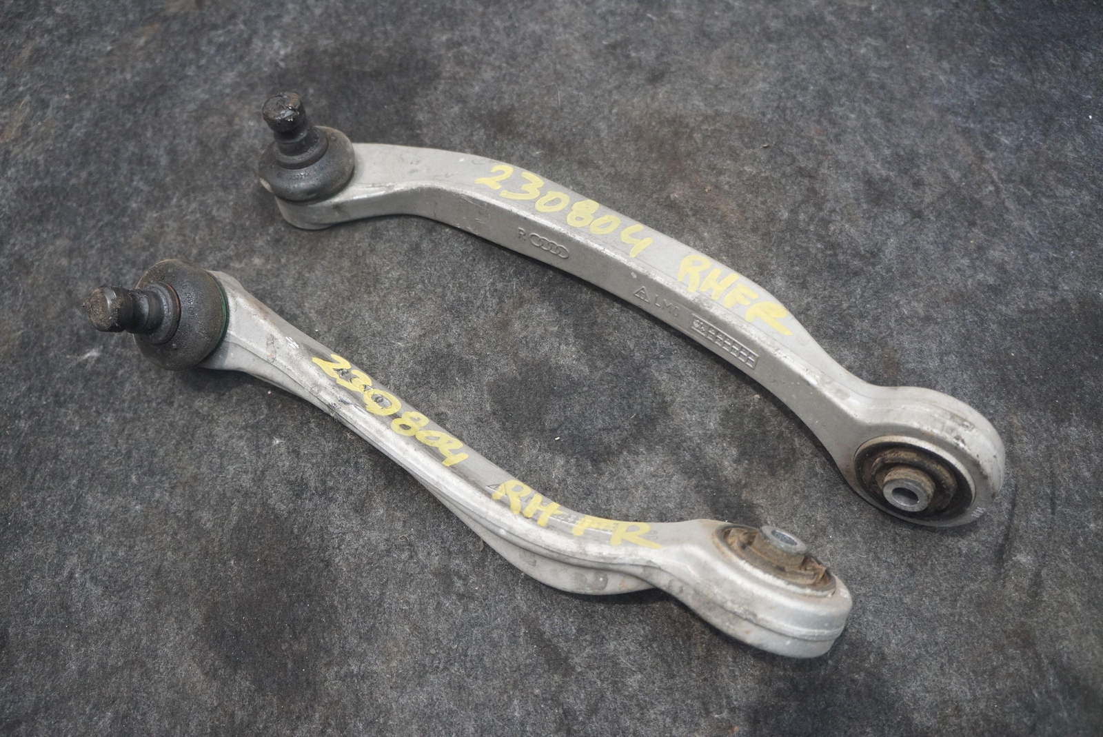 Set 2 Front Right Upper Control Arm 3W0407506 Bentley Continental GTC 2016