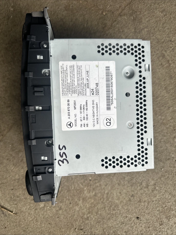 2005-07 Mercedes Benz W203, C350, C320 Radio Stereo CD Player AM FM Radio OEM - Image 3 of 4