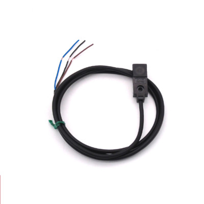 SUNX GL-12F Deity Close Switch Super Small Distance Proximity #