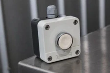 Telemecanique IP65 Control Station Enclosure XAL B01H7 White Pushbutton ZBE-101