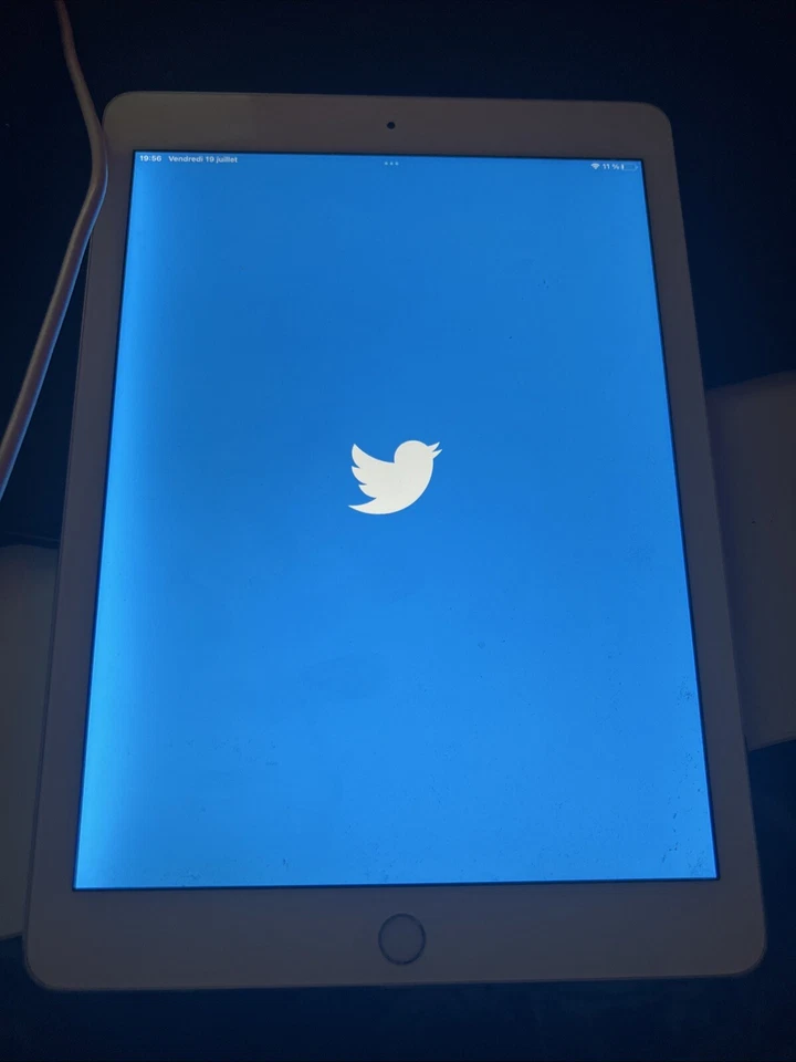 Apple iPad Air (3rd generation) · 64GB · Wi-Fi, photo 2 sur 5
