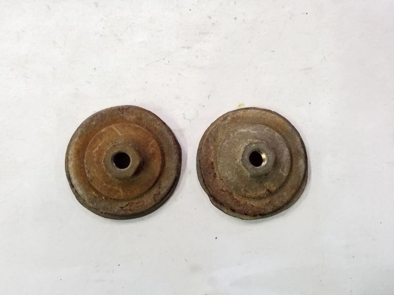 Bisagra de ventana de escotilla a tuercas de ventana | Se adapta a Toyota Matrix 2003-2008 Foto 2 de 3