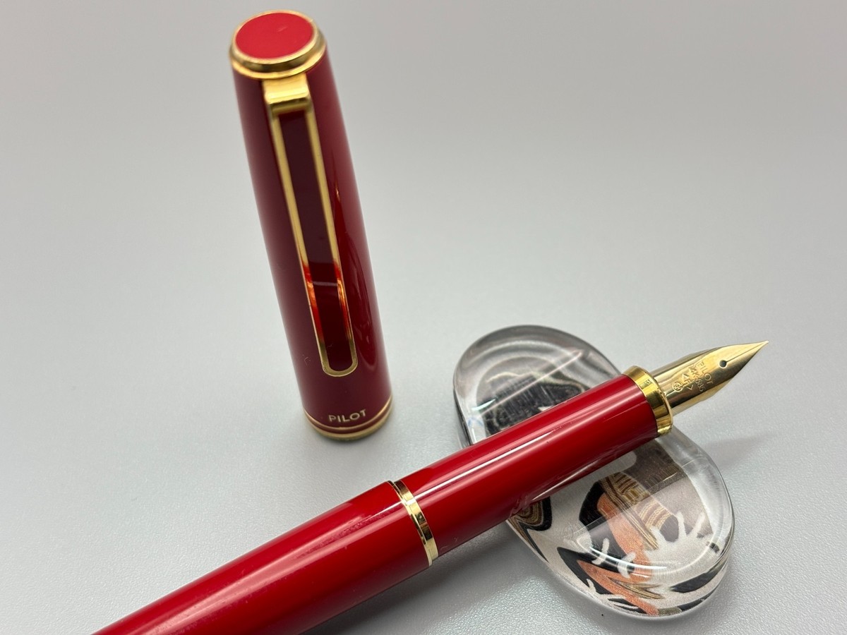 Vintage Pilot Slim Fountain Pen 14K F Nib Red Gold Trim Fine