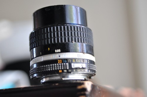 Nikon Nikkor 85mm F2 Ais lens for Nikon Film and Nikon Digital SLR cameras - Picture 3 of 14