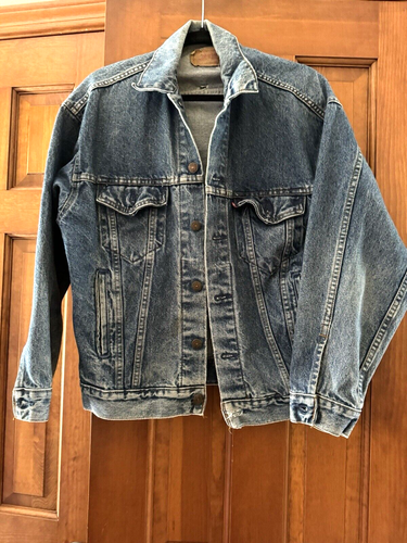 Vintage Levi's Button-Up Denim Trucker Jacket Made In USA Size Small 70507-0218
