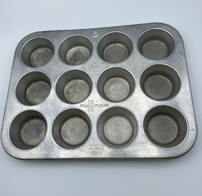 Muffinaire Aluminum 12 Muffin Pan United Aircraft Products USA Dayton  OHVintage